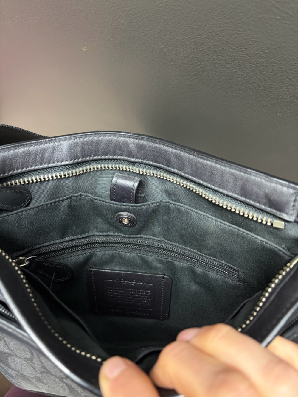 Vintage Coach Crossbody / Messenger bag in black and gray - Picture 3 of 4